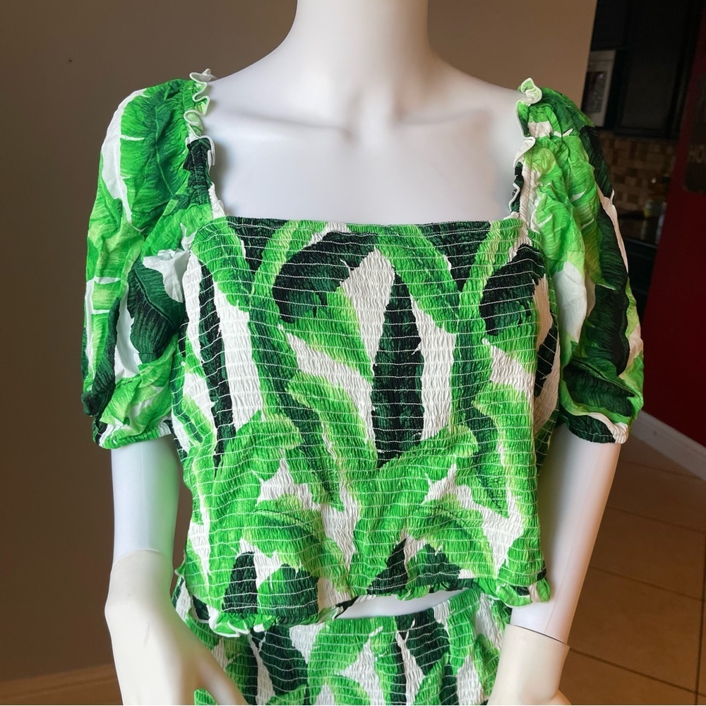 Plus Size Smocked Tropical top and Leaf Skirt setTop is size 2x - Picture 3 of 13